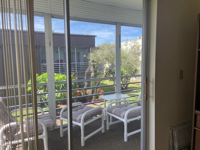 Building Photo - 705 Normandy Ln