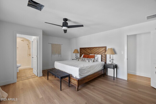 Building Photo - 10848 N 66th St