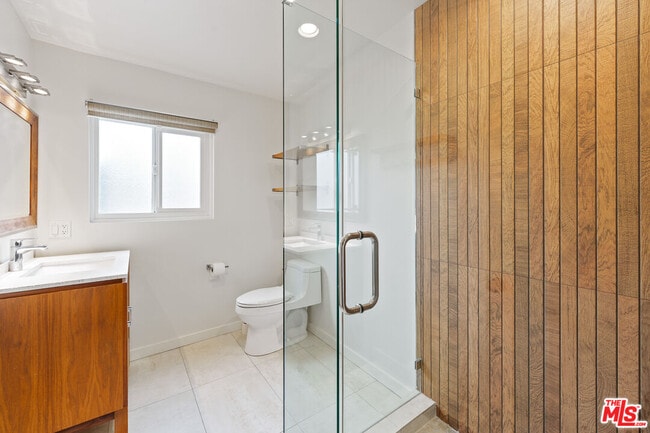 Building Photo - 1042 Olancha Dr