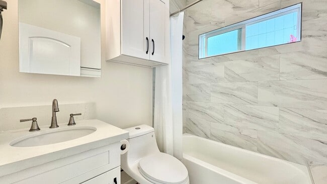 Building Photo - BRAND NEW 1 BED/1 BATH IN THE HEART OF KAI...
