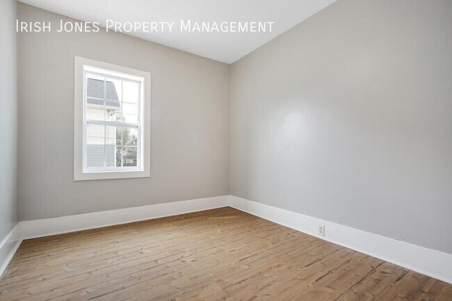 Building Photo - 2522 Delaware Ave