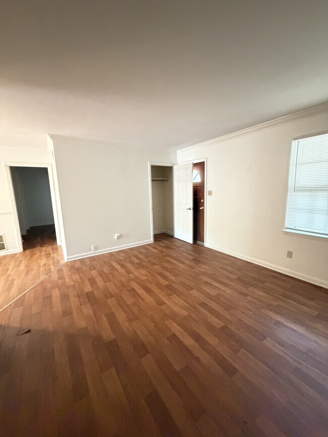 Building Photo - 520 Mimosa Pl