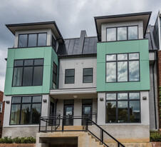 Building Photo - 727 Hobart Pl NW