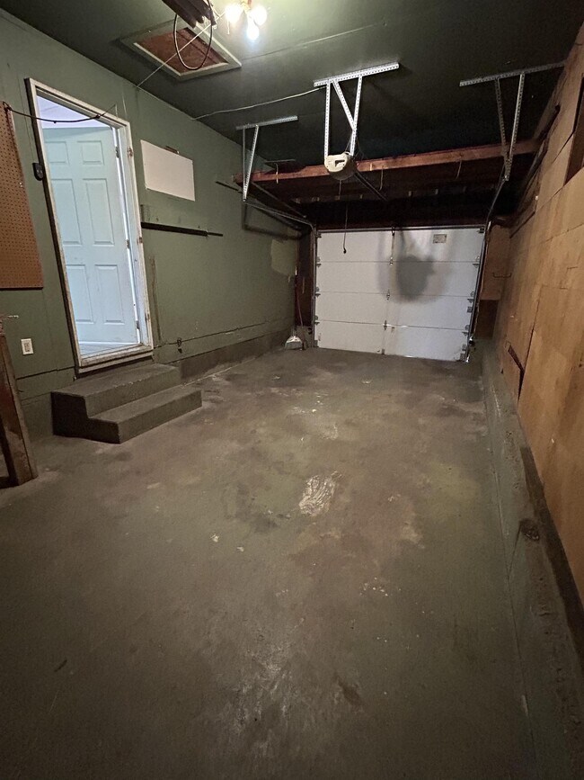 Building Photo - 8704 E 92nd St