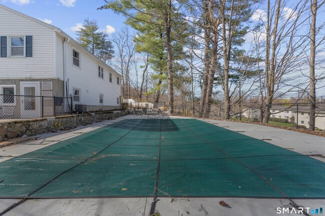 Building Photo - 9 Daniel Rd