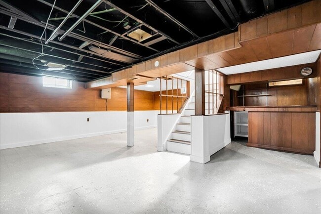 Building Photo - 11577 Somerset Ave