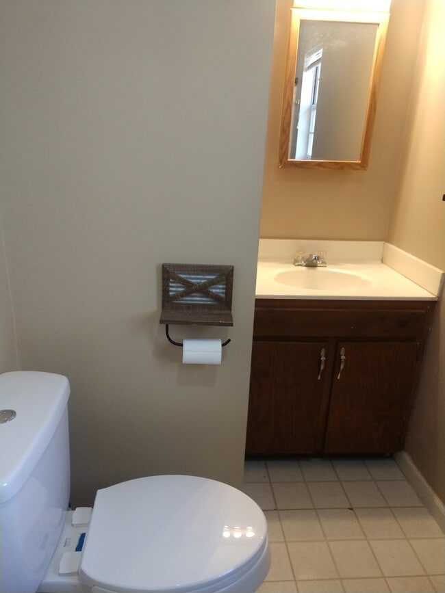 Building Photo - 709 Littlebrook Rd