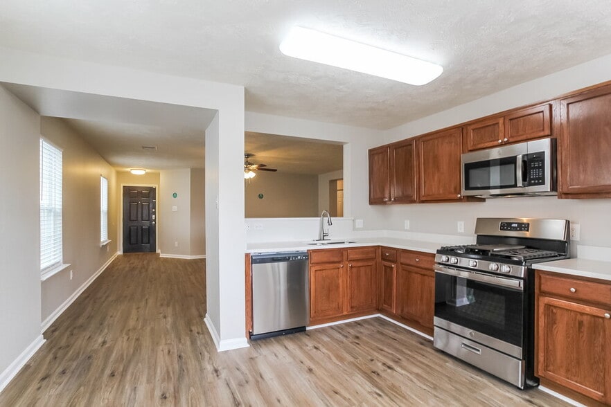 Building Photo - 8138 Sanders Glen Ln