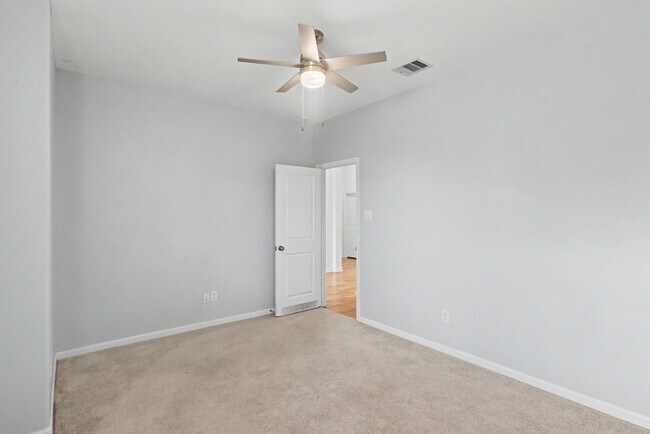 Building Photo - 9407 Sea Star Ln