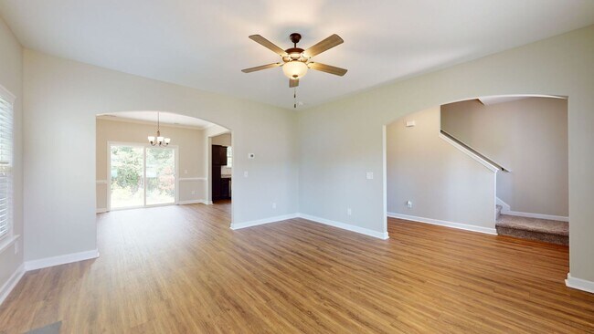 Building Photo - 215 Purple Martin Dr