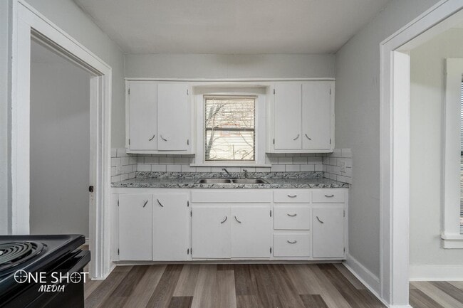 Building Photo - 842 Grand Ave