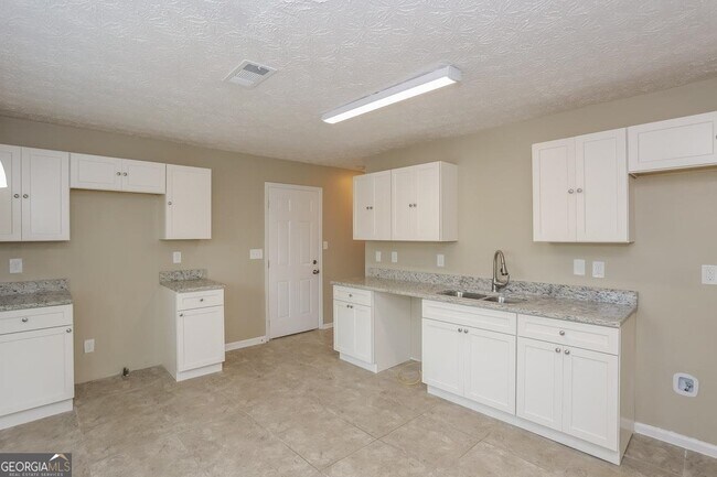 Building Photo - 1206 Ling Way