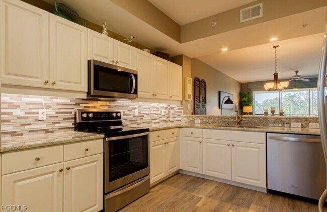 Building Photo - 10700 Ravenna Way