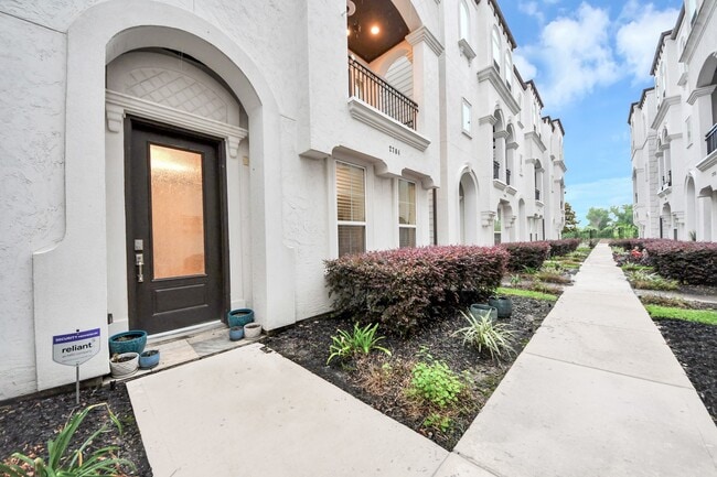 Building Photo - 2704 Freund St
