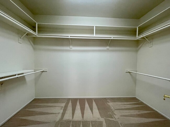 Building Photo - AVAILABLE NOW  ! LOVELY 3 Bedroom/ 2 Bathroom Home in Laguna De La Paz!