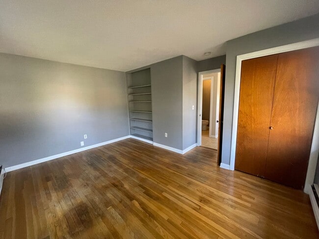 Building Photo - 4BR/1.5 Bath in Dalton – $2,800/mo Peacefu...