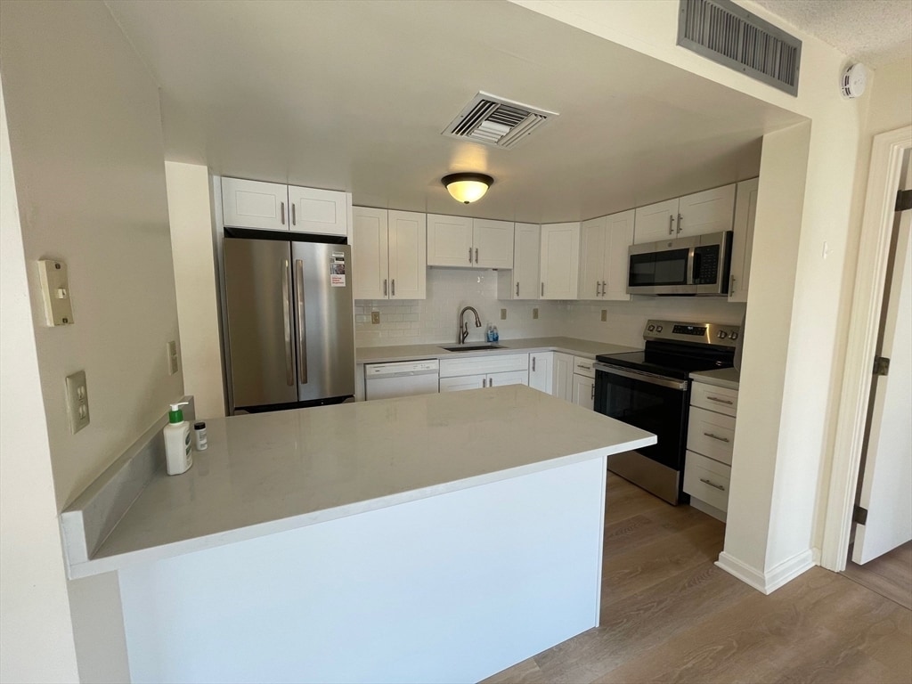 Building Photo - 85 Brainerd Rd