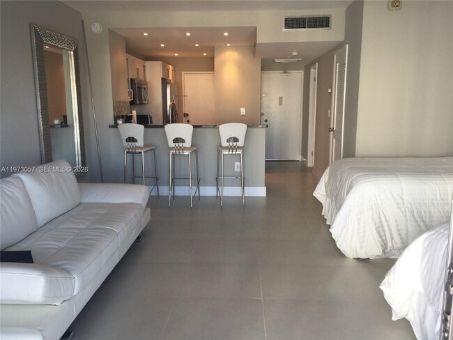 Building Photo - 1965 S Ocean Dr