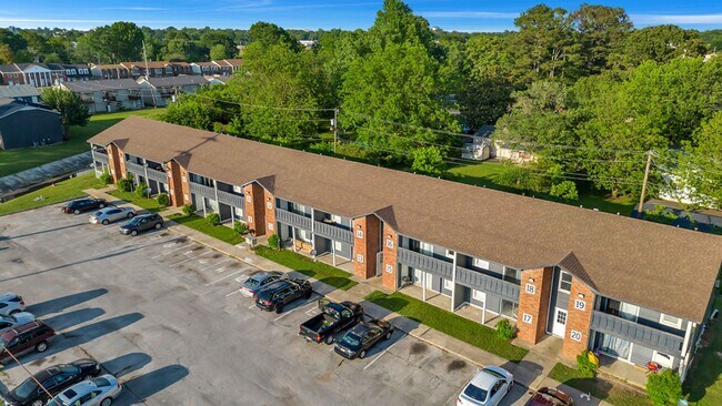 Building Photo - Recently Renovated Units in Decatur, AL
