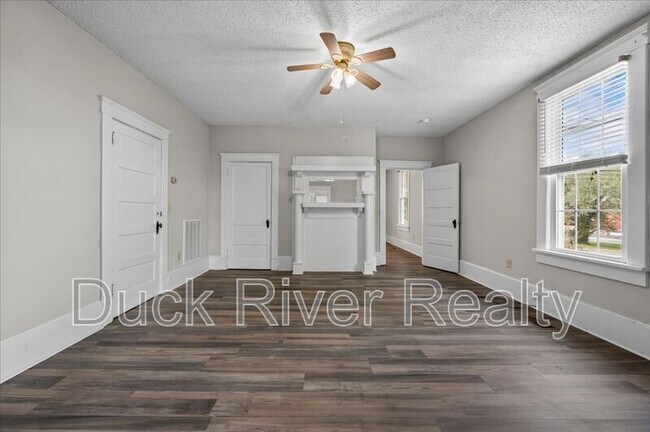 Building Photo - 1603 Highland Ave