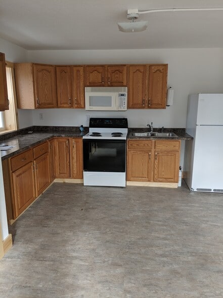 Kitchen! - S308 Sabin Ave