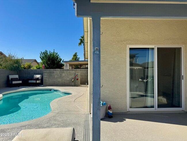 Building Photo - 8835 W Michelle Dr