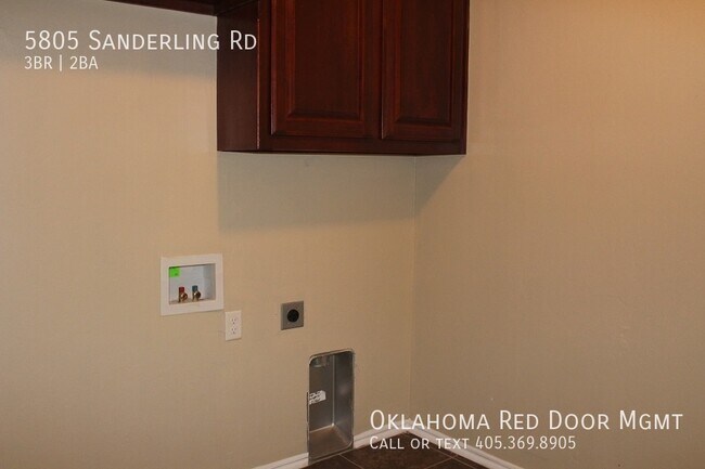 Building Photo - 5805 Sanderling Rd