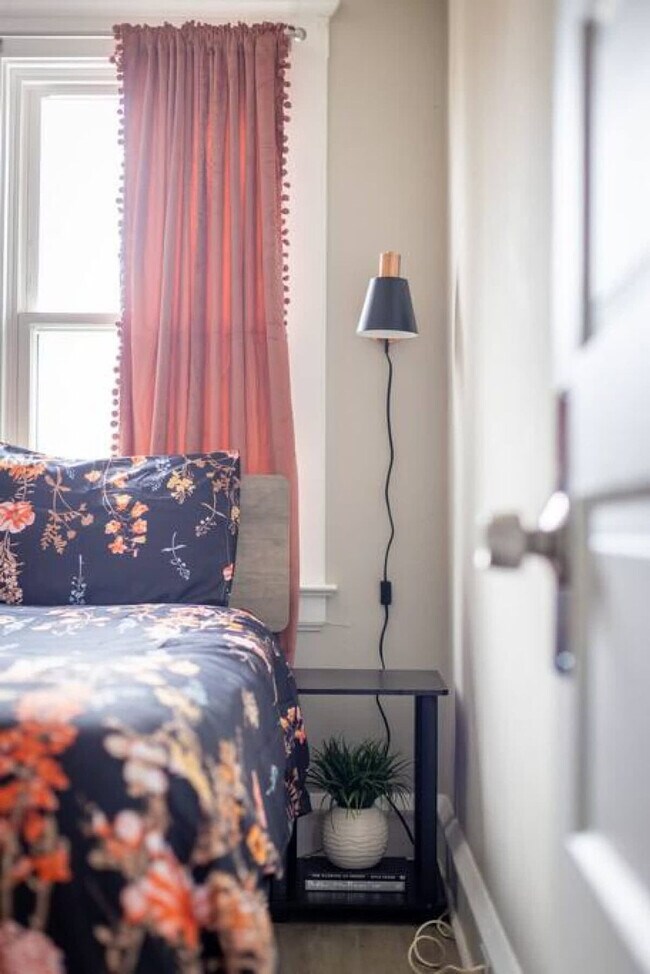 Building Photo - 6011 Ellen Ave