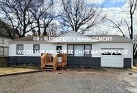 Building Photo - 315 W North Ave