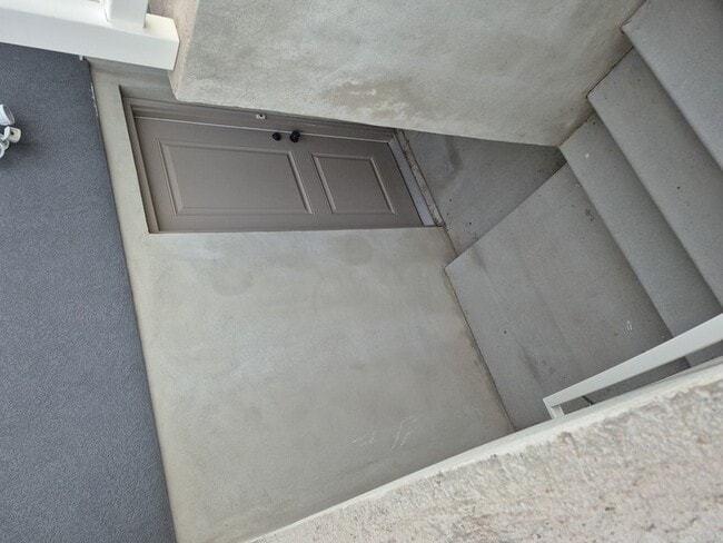 Building Photo - 352 Stone Hollow Dr