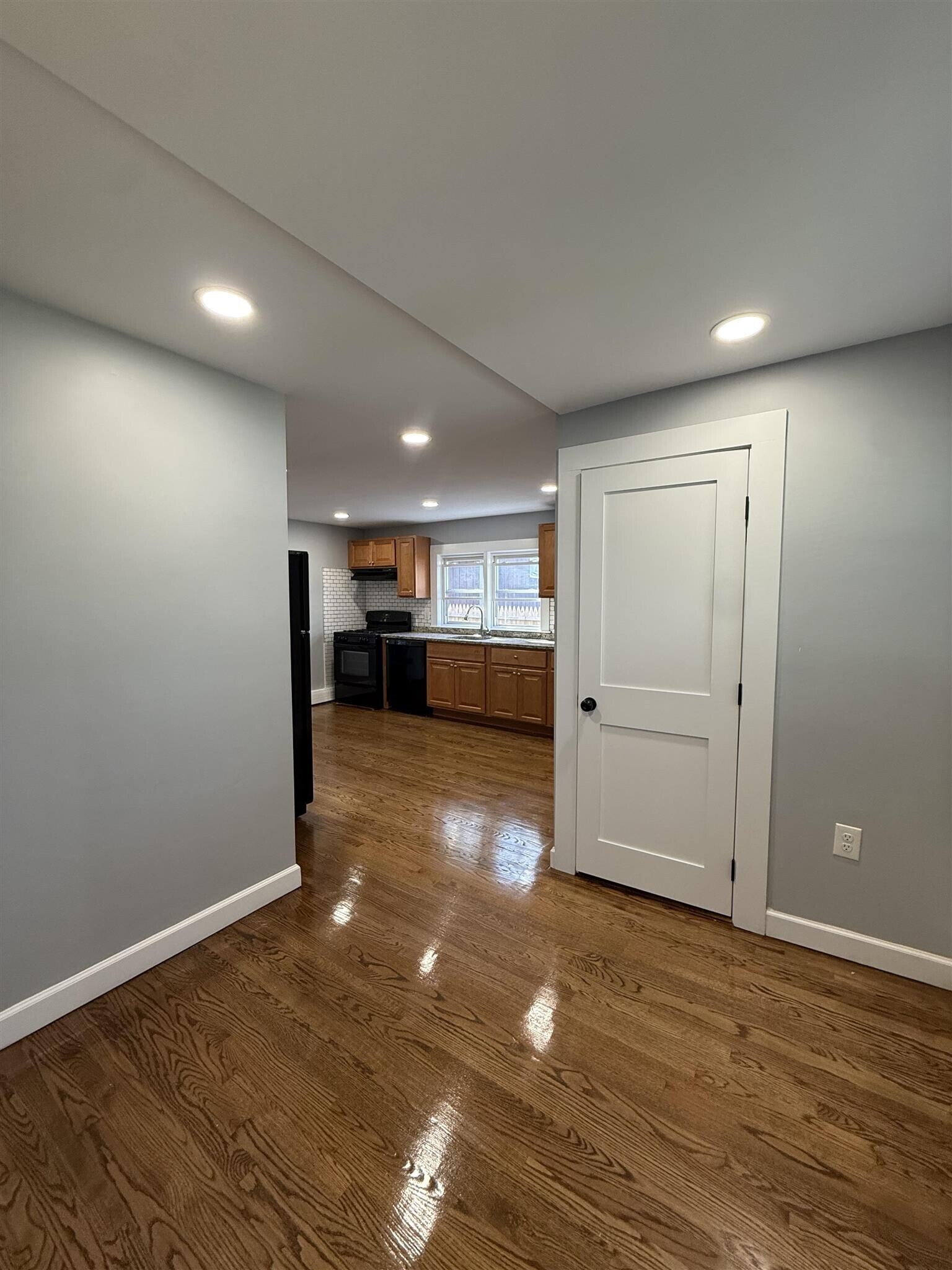 Building Photo - 58 Vinal Ave