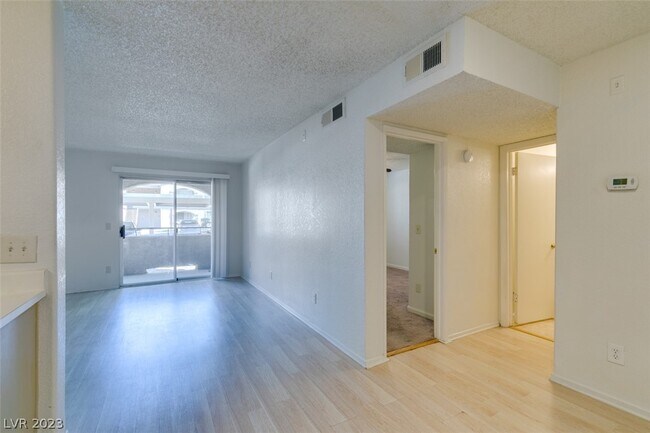 Building Photo - 221 Mission Newport Ln