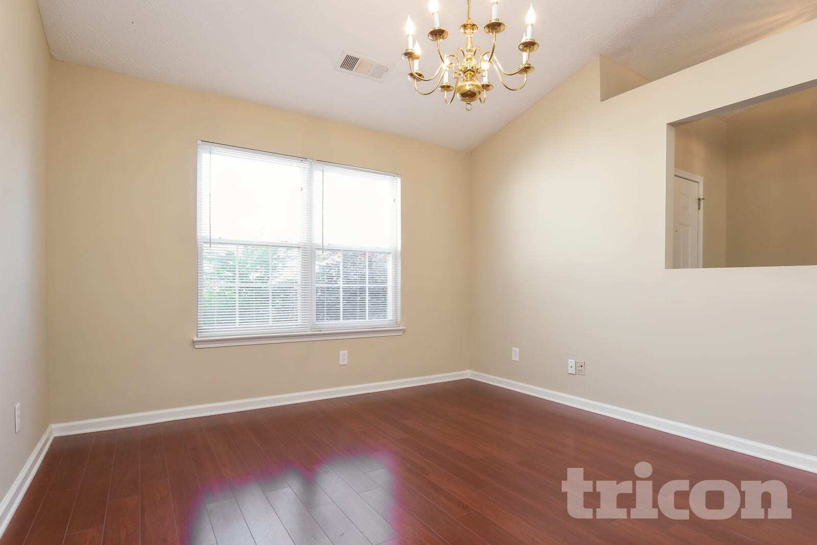 Building Photo - 425 Crested View Dr