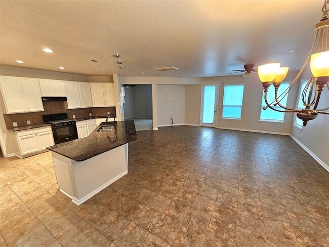 Building Photo - 4330 Lake Cypress Cir