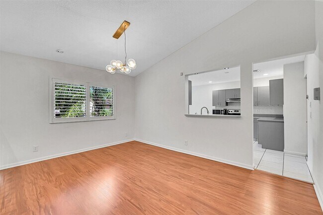 Building Photo - 1002 NW 105th Way