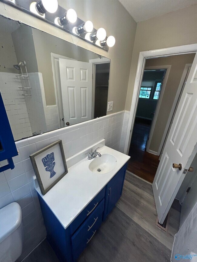 Building Photo - 4742 Bluehaven Dr NW
