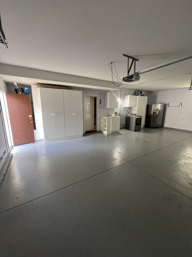 Building Photo - 42251 Harwick Ln
