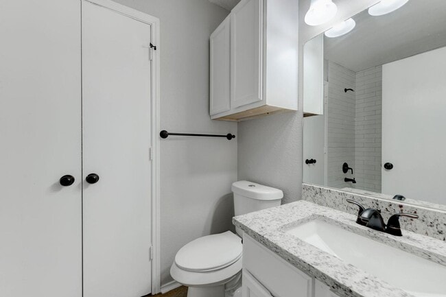 Building Photo - COMING SOON !