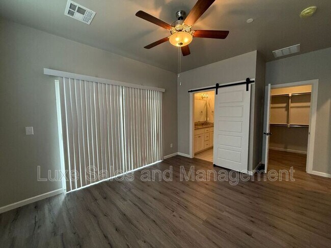 Building Photo - 1138 N Blackwelder Ave