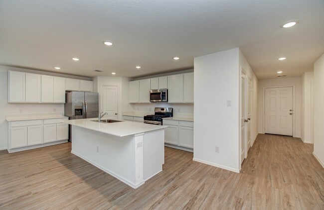 Building Photo - 9211 Redwood Br Dr