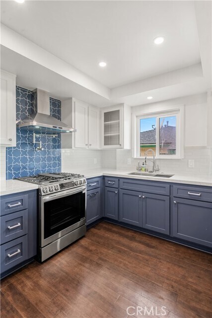 Building Photo - 1066 W 11th St
