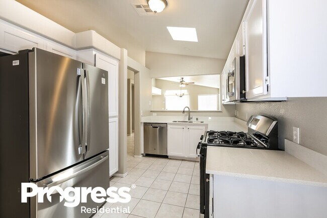 Building Photo - 7287 Golden Star Ave