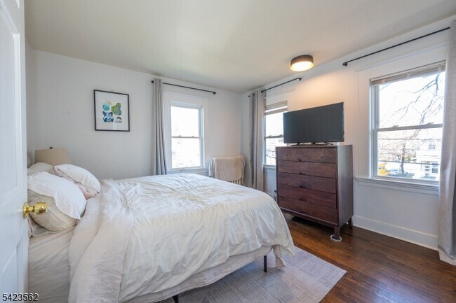 Building Photo - 38 Claremont Ave