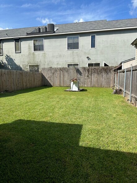 Building Photo - 7326 Freret St