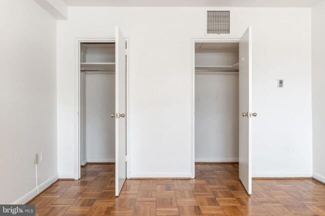 Building Photo - Spacious Tuscany/Canterbury 1bd/1ba Condo with W/D! Available 8/14