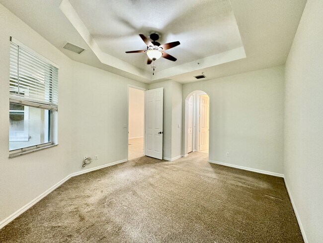 Building Photo - 1425 Mariposa Cir