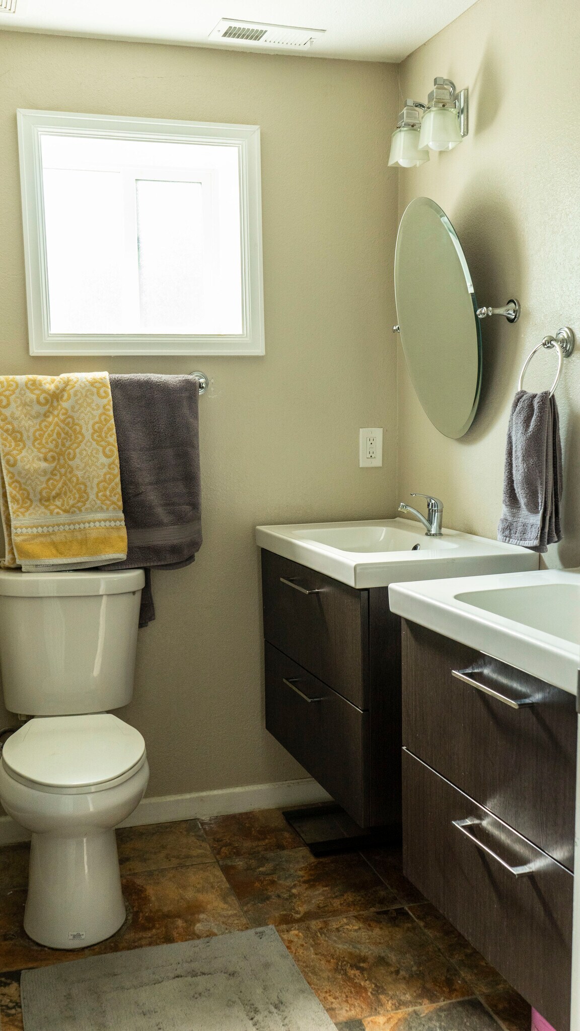 Building Photo - 217 S Yates St