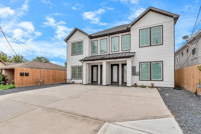 Building Photo - 3613 Rosalie St