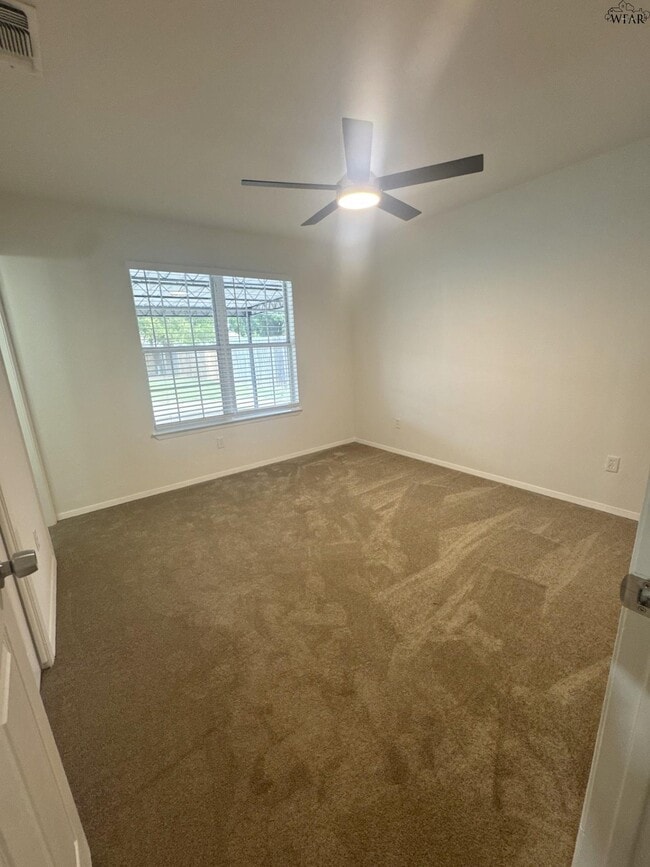 Building Photo - 4318 Hillsboro