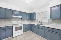 Building Photo - Two Bedroom Duplex in Bonita Springs